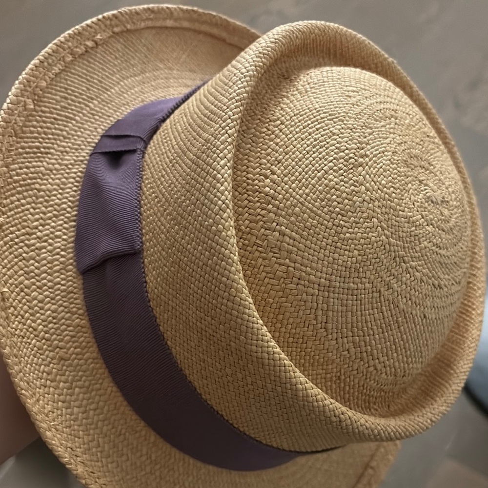 Chic Straw Hat with Purple Band (Kentucky Derby)
